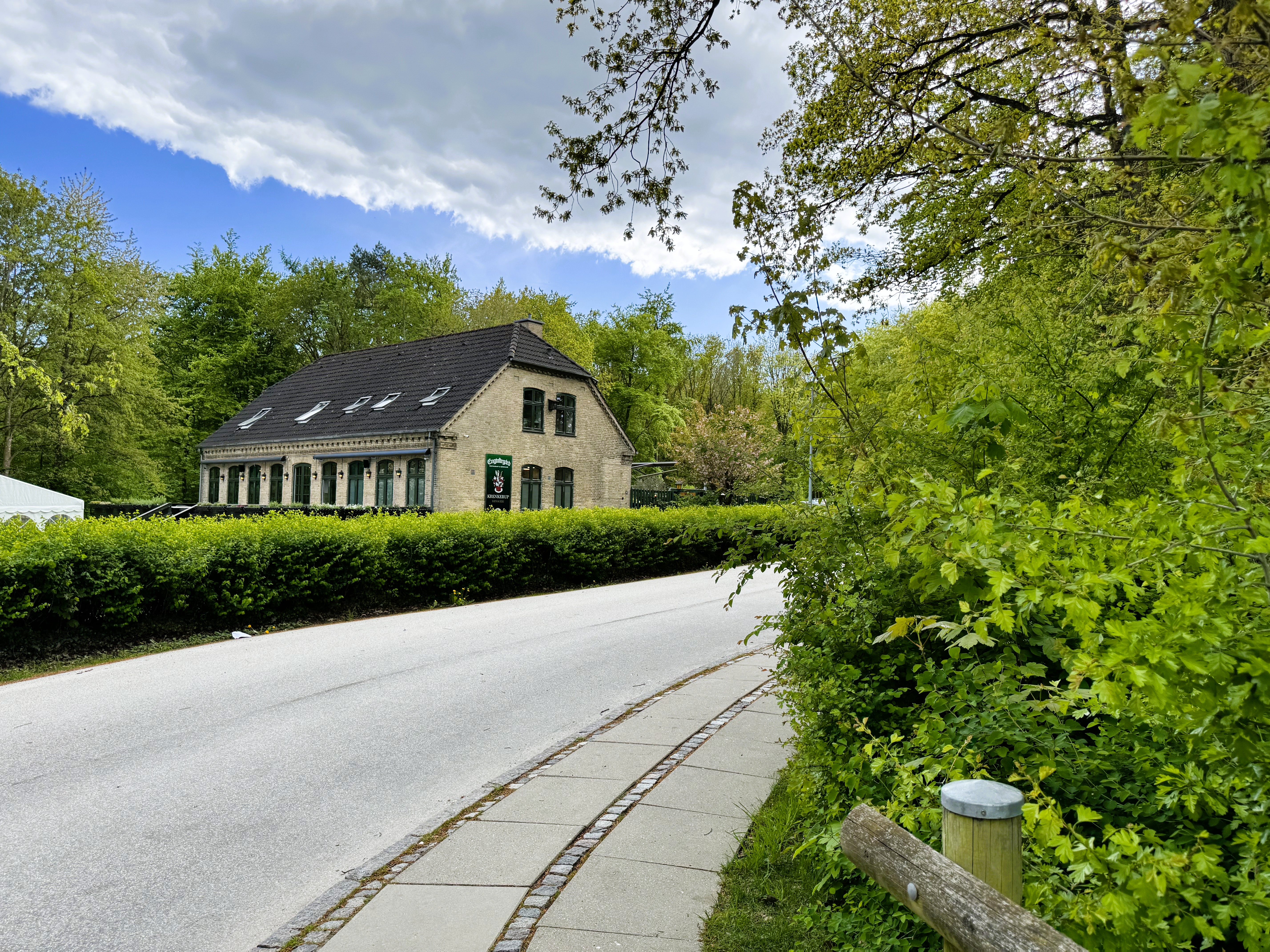 Engtoftegård - et stenkast fra Brøndbyskoven. I sin nuværende form bygget i 1907.